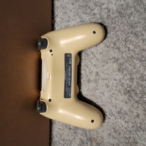 Playstation 4 controller - Picture 2 of 4